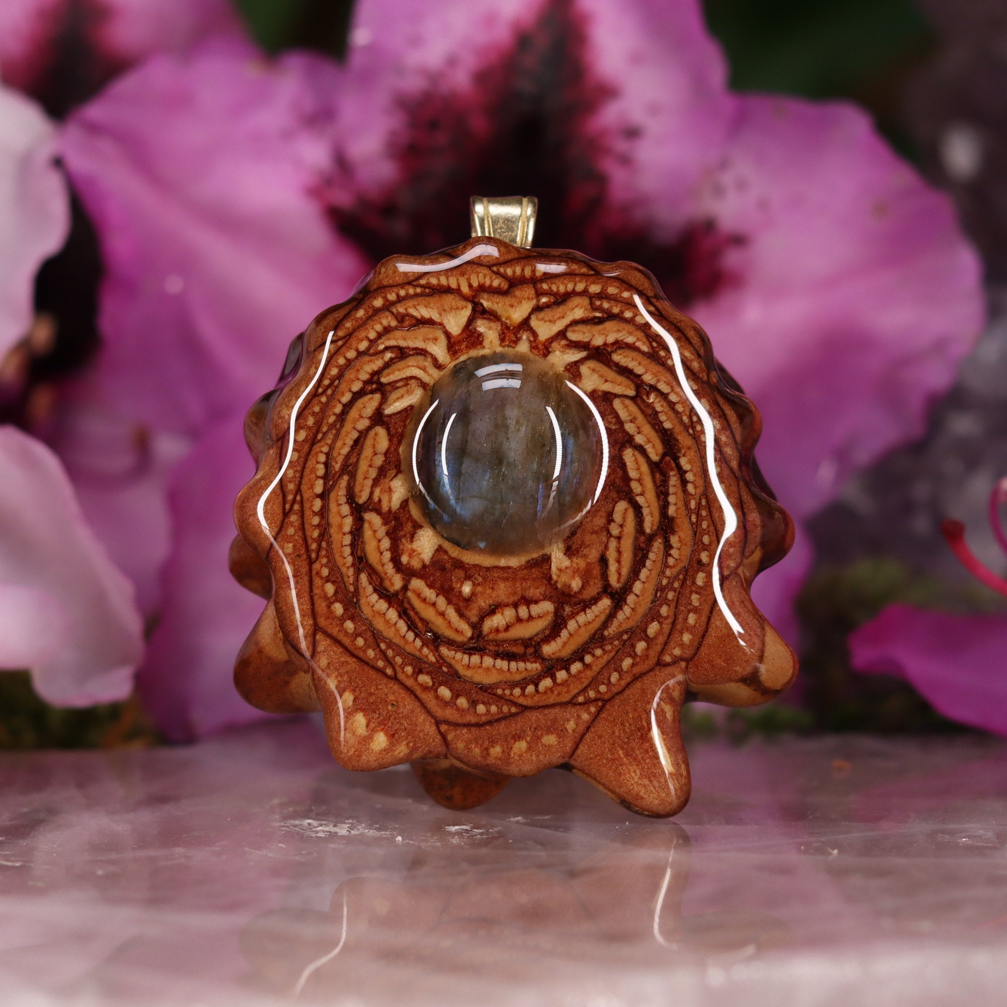 N◆一点物✧ストライプブラウンジャスパーペンダントトップ Buy Carved & Faceted Purple and Black Jade (D) 104.00 ctw
